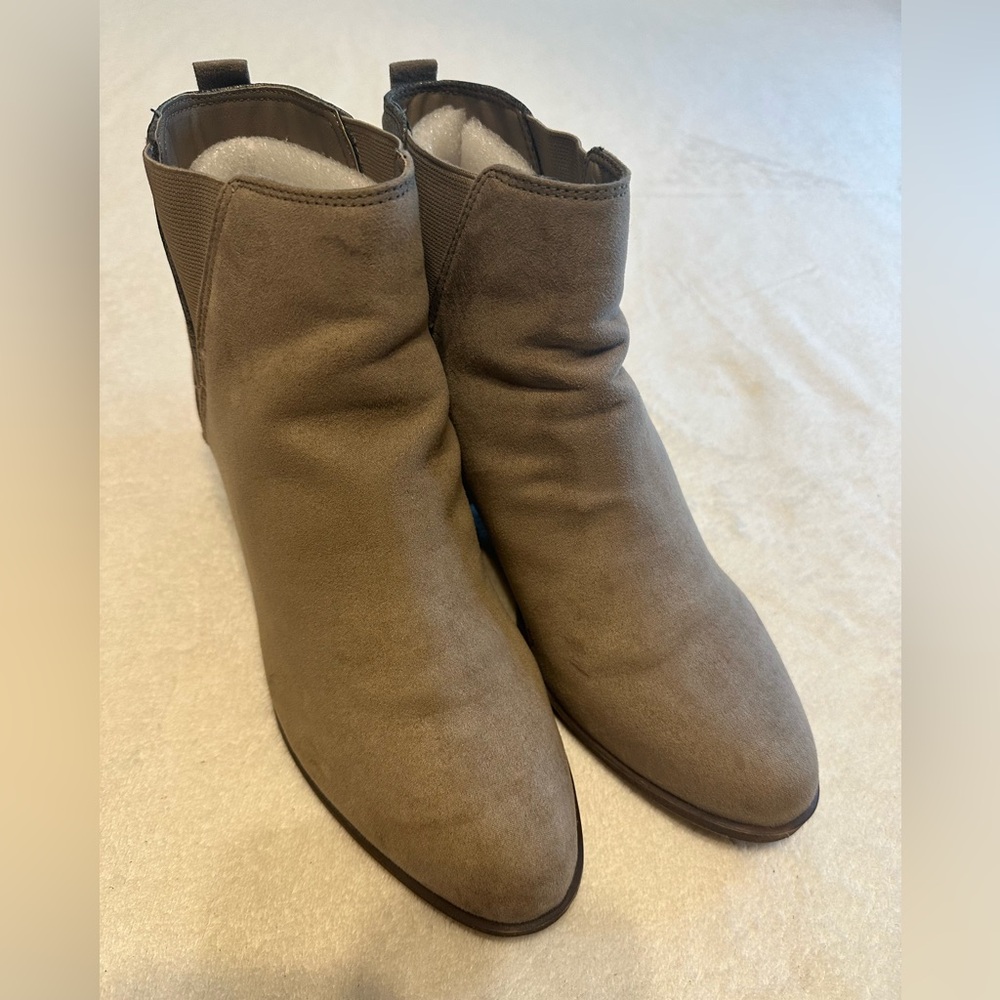 Hooper Women's Faux Taupe Suede Women’s Ankle Boots 2in heels.